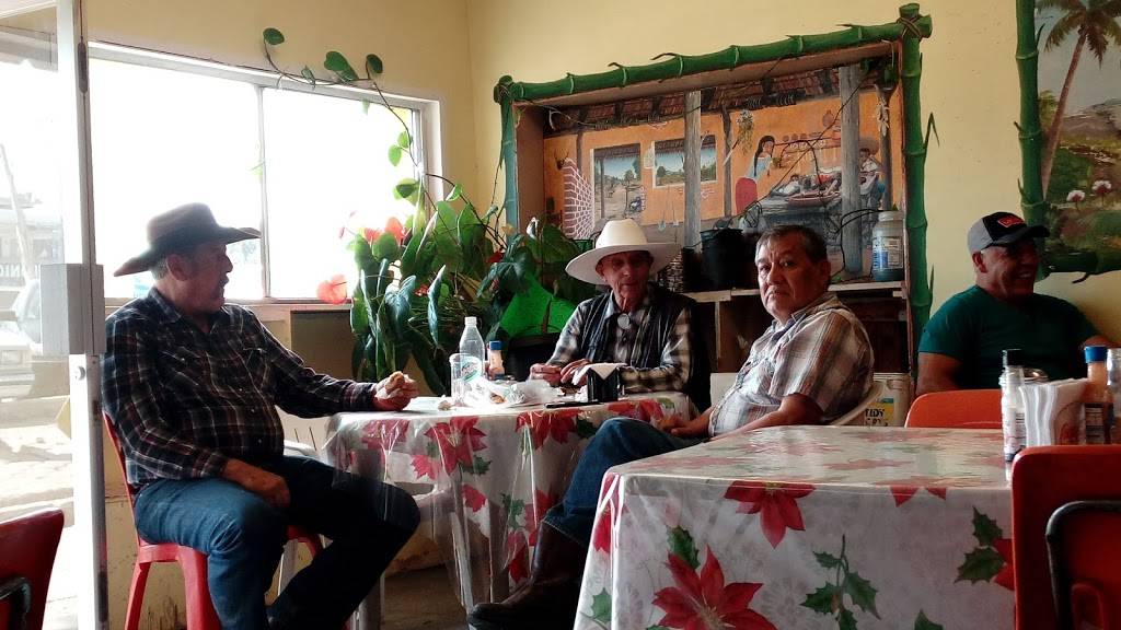 Restaurante La Bamba | restaurant | Blvd. Benito Juárez 52, Centro Playas, 22700 Rosarito, B.C., Mexico | 016611002008 OR +52 661 100 2008