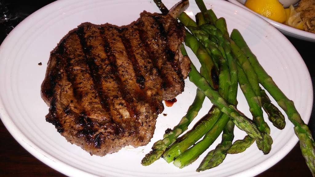 Carrabbas Italian Grill | restaurant | 18600 NW 87th Ave, Miami Gardens, FL 33015, USA | 3058169131 OR +1 305-816-9131