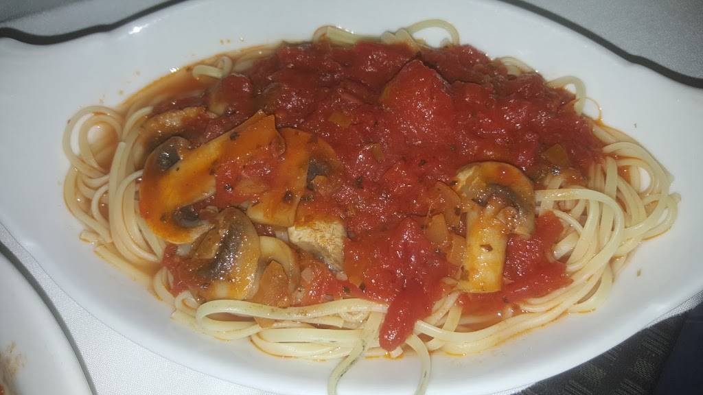 9 Ryder | restaurant | 9 Ryder St, Provincetown, MA 02657, USA | 5084879990 OR +1 508-487-9990