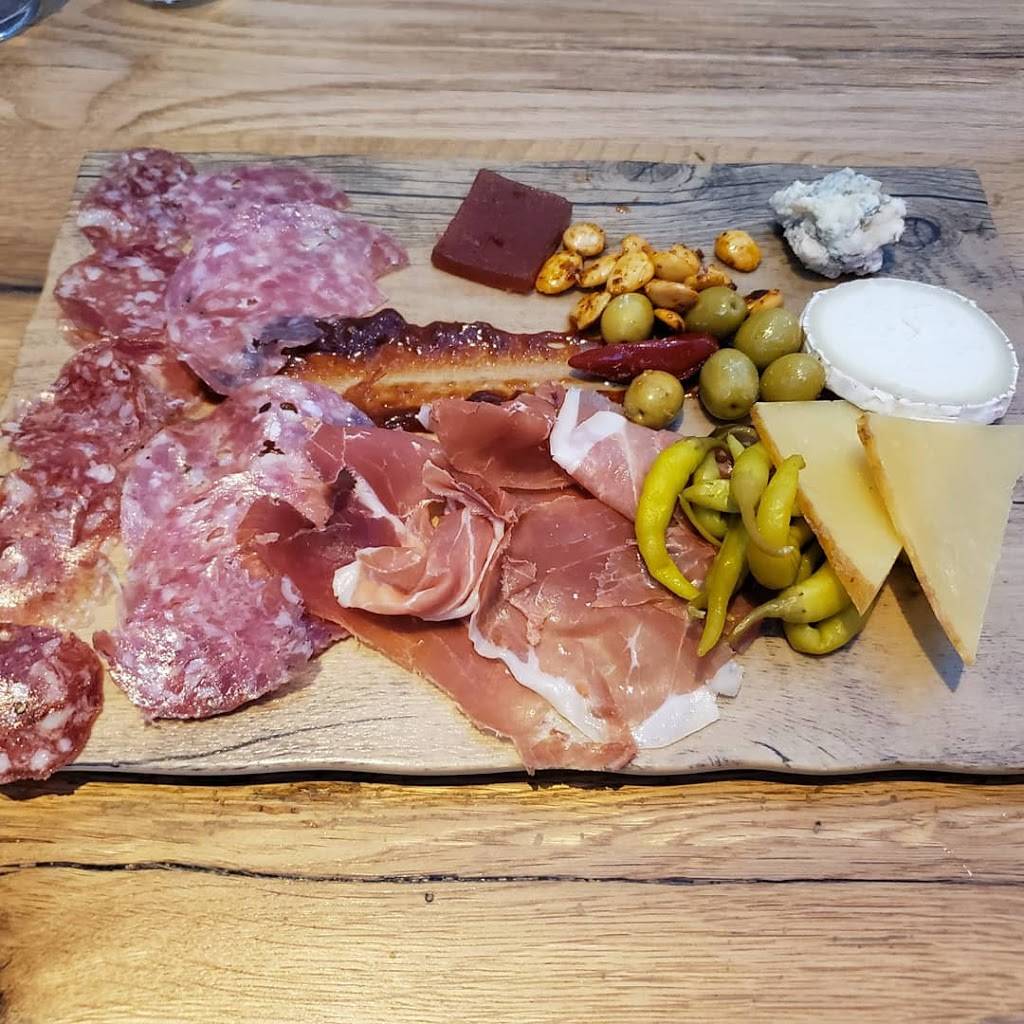 Matadora | restaurant | 2 Forbes Rd, Woburn, MA 01801, USA | 7819040658 OR +1 781-904-0658