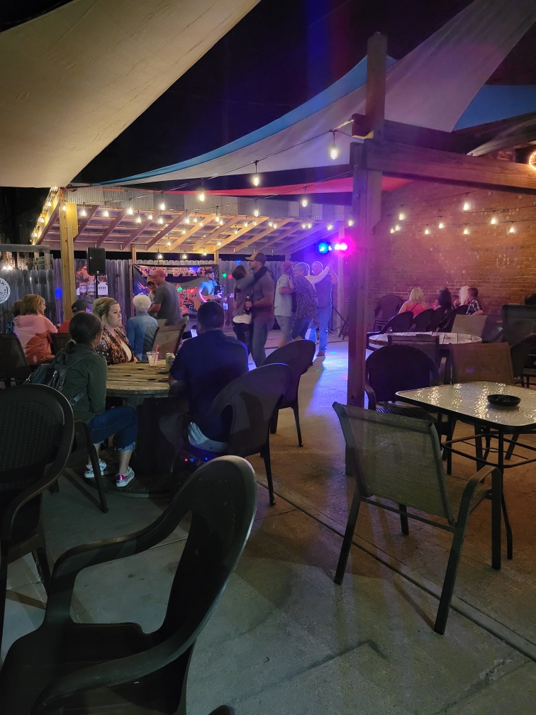 Garrisons Tavern and Grill | restaurant | 501 Iowa Ave, Essex, IA 51638, USA | 7125249385 OR +1 712-524-9385