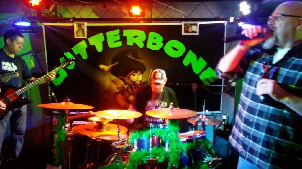 The New Village Inn | restaurant | 2221 E Jackson St, Muncie, IN 47303, USA | 7652870064 OR +1 765-287-0064