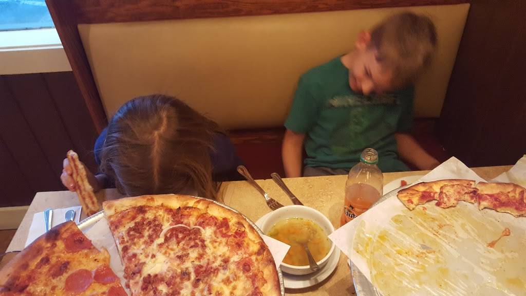 Hometown Pizza II | restaurant | 157 Litchfield Rd # 1, Harwinton, CT 06791, USA | 8604852786 OR +1 860-485-2786