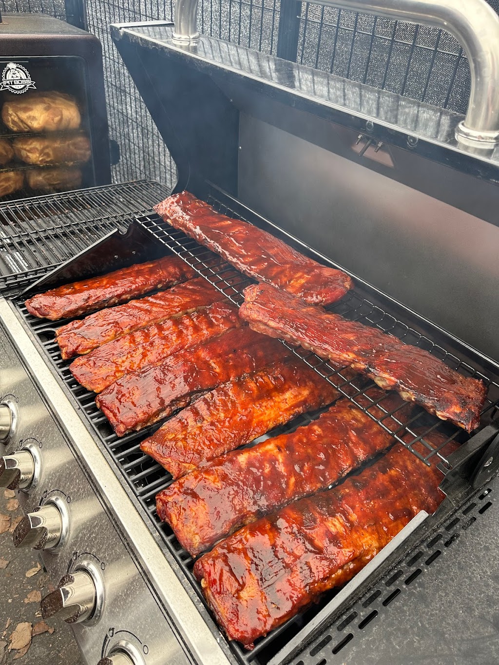 Wolfes Smokehouse and BBQ | restaurant | 502 N Main St, Kokomo, IN 46901, USA | 7654592058 OR +1 765-459-2058