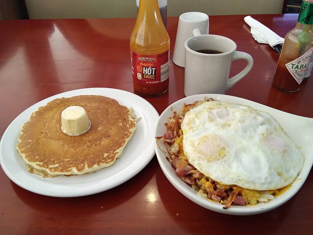 Four Star Restaurant | restaurant | 1011 8th St, Baraboo, WI 53913, USA | 6083560082 OR +1 608-356-0082