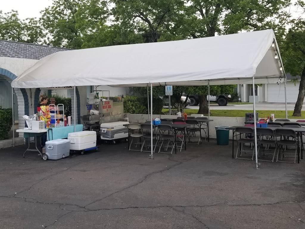 Blazing Desert Dogs | restaurant | 1441 E Broadway Rd, Mesa, AZ 85204, USA | 6238105452 OR +1 623-810-5452