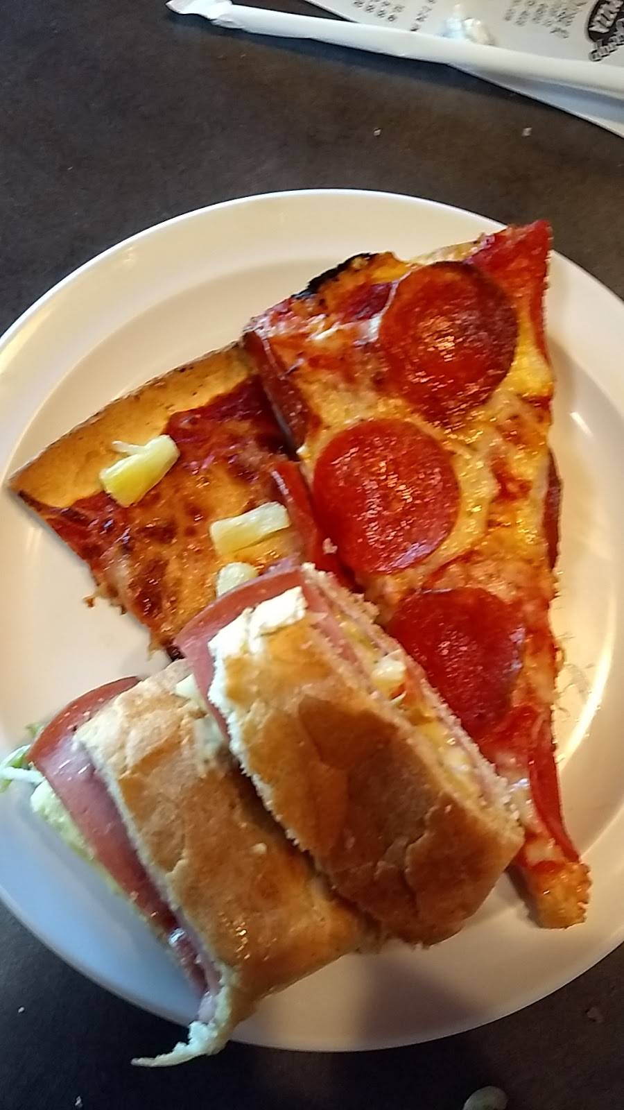 East of Chicago | restaurant | 316 Walton St W, Willard, OH 44890, USA | 4199354008 OR +1 419-935-4008