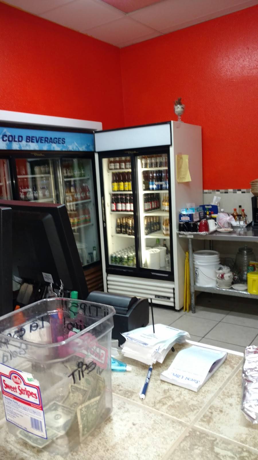 La Esquinita De Oro restaurant | restaurant | 4225 Charles St, Rockford, IL 61108, USA | 8159773271 OR +1 815-977-3271