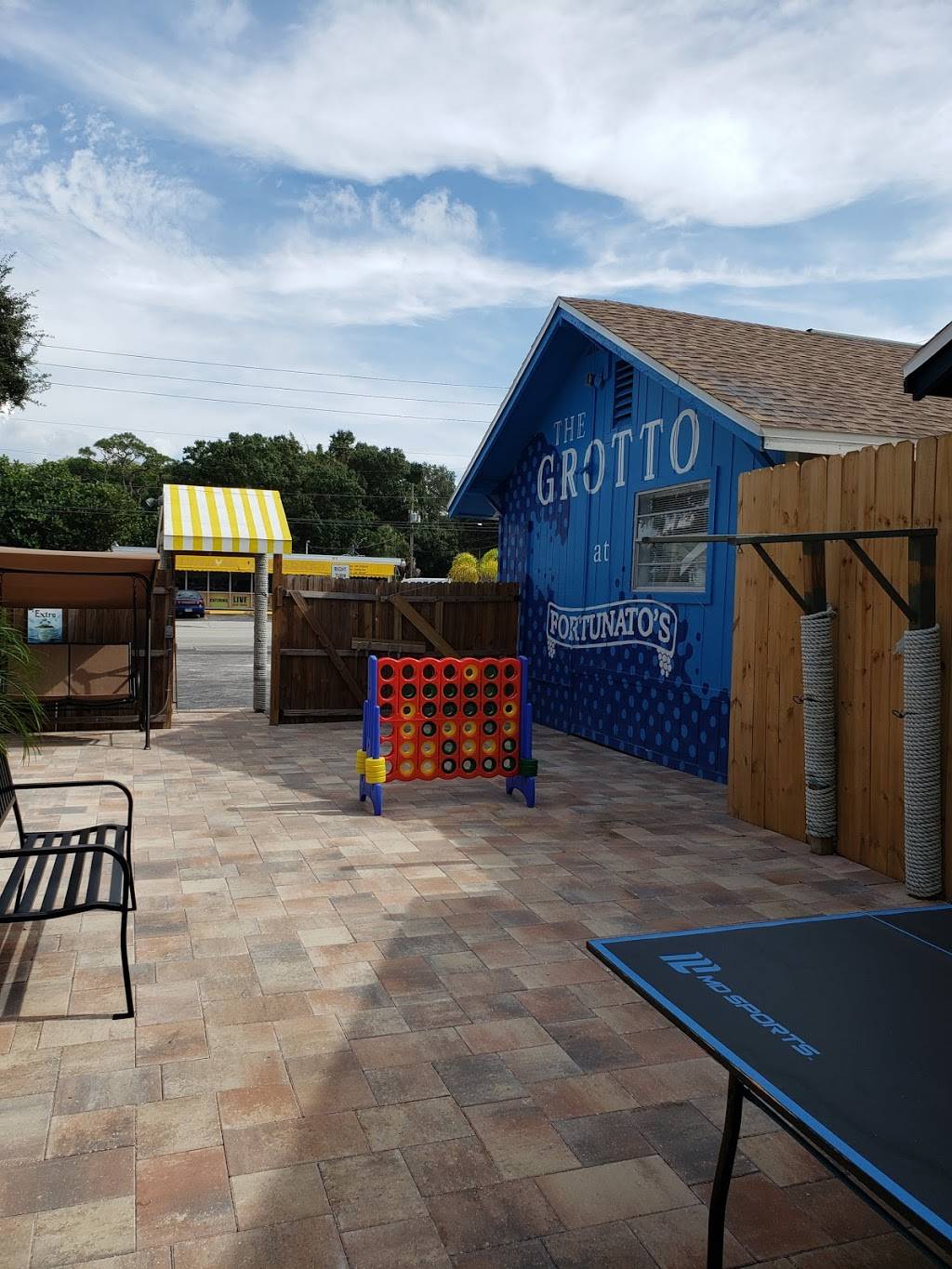 Fortunatos Taps and Tavern | restaurant | 3901 6th St S, St. Petersburg, FL 33705, USA | 7276239833 OR +1 727-623-9833