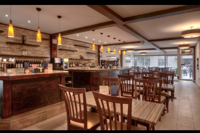 Melrose Resto | restaurant | 6548 Boul St-Laurent, Montréal, QC H2S 3C6, Canada | 5145084227 OR +1 514-508-4227