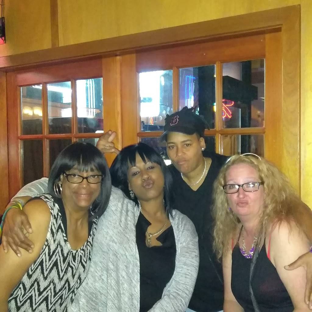 Patricks | restaurant | 40 Lebanon St, Malden, MA 02148, USA | 7813243418 OR +1 781-324-3418