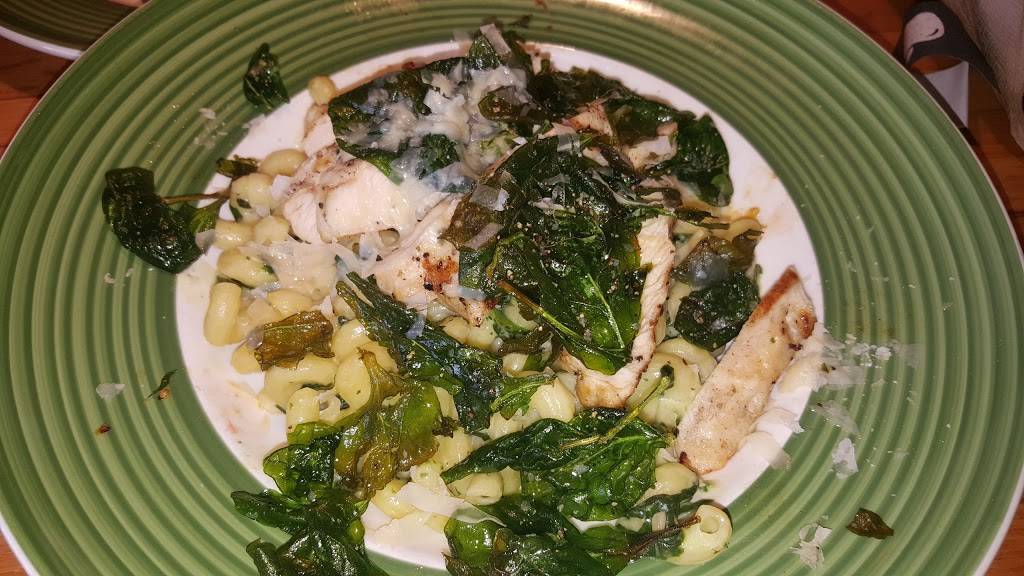 Applebees Grill + Bar | restaurant | 400 Old Franklin Turnpike Unit #204, Rocky Mount, VA 24151, USA | 5404897772 OR +1 540-489-7772