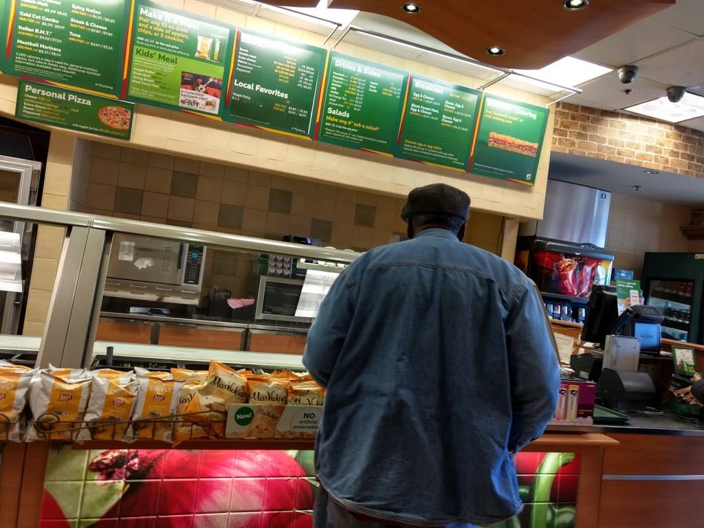 Subway Restaurants | restaurant | 1424 Teaneck Rd, Teaneck, NJ 07666, USA | 2015305260 OR +1 201-530-5260