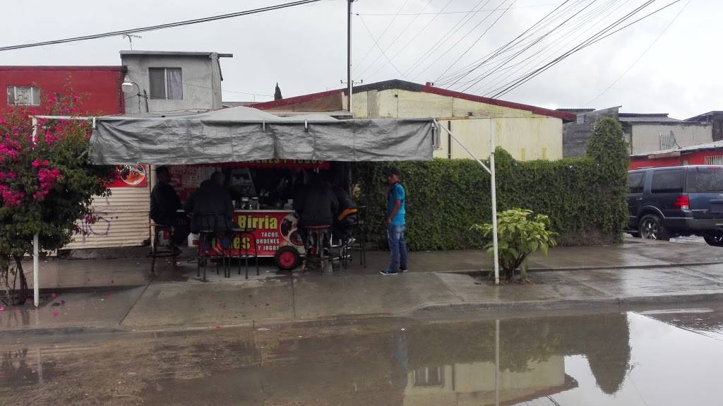 Birria El Sol | restaurant | Salvador Novo, Nueva Tijuana, 22435 Tijuana, B.C., Mexico | 016641918741 OR +52 664 191 8741