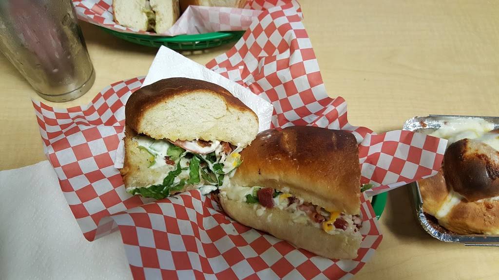 Big Kahunas Pizza | restaurant | 550 Paiea St, Honolulu, HI 96819, USA | 8088335588 OR +1 808-833-5588