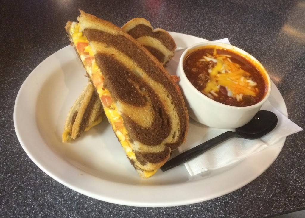 Lou and Harrys Bar/Grill | restaurant | 211 E Grand River Ave, East Lansing, MI 48823, USA | 5176572762 OR +1 517-657-2762