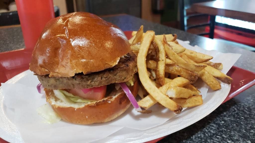 The Village Eatery | restaurant | 12 Queen St E, Cambridge, ON N3C 2A8, Canada | 5192601117 OR +1 519-260-1117