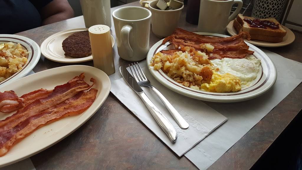 Mr Perkins Family Restaurant | restaurant | 2001 W Atkinson Ave, Milwaukee, WI 53209, USA | 4144476660 OR +1 414-447-6660