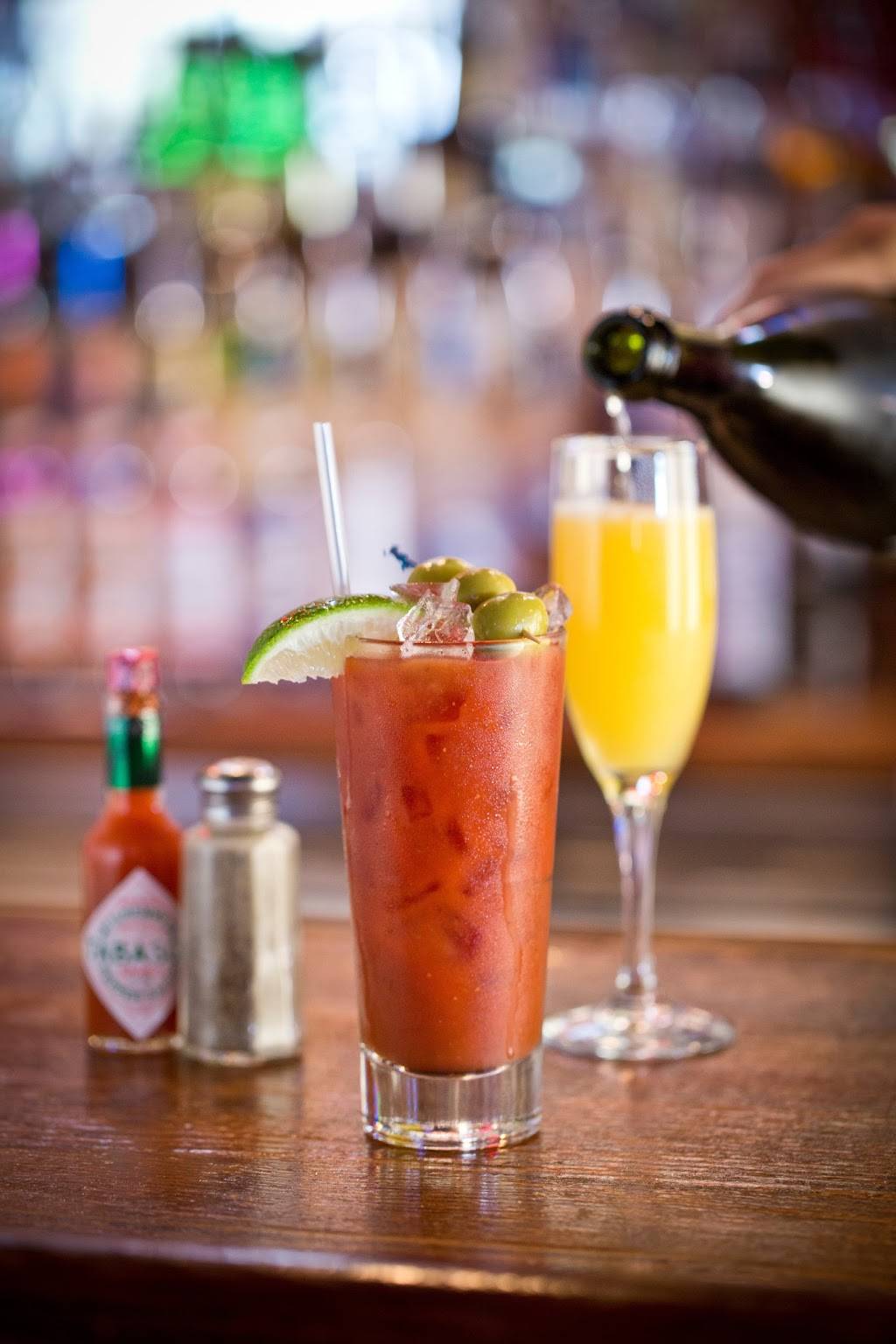 Hueys Downtown | restaurant | 77 S 2nd St, Memphis, TN 38103, USA | 9015272700 OR +1 901-527-2700