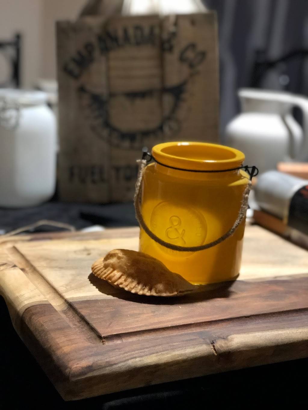 Empanada & Co. | restaurant | 334 E N Donnelly St, Mt Dora, FL 32757, USA | 4075164623 OR +1 407-516-4623