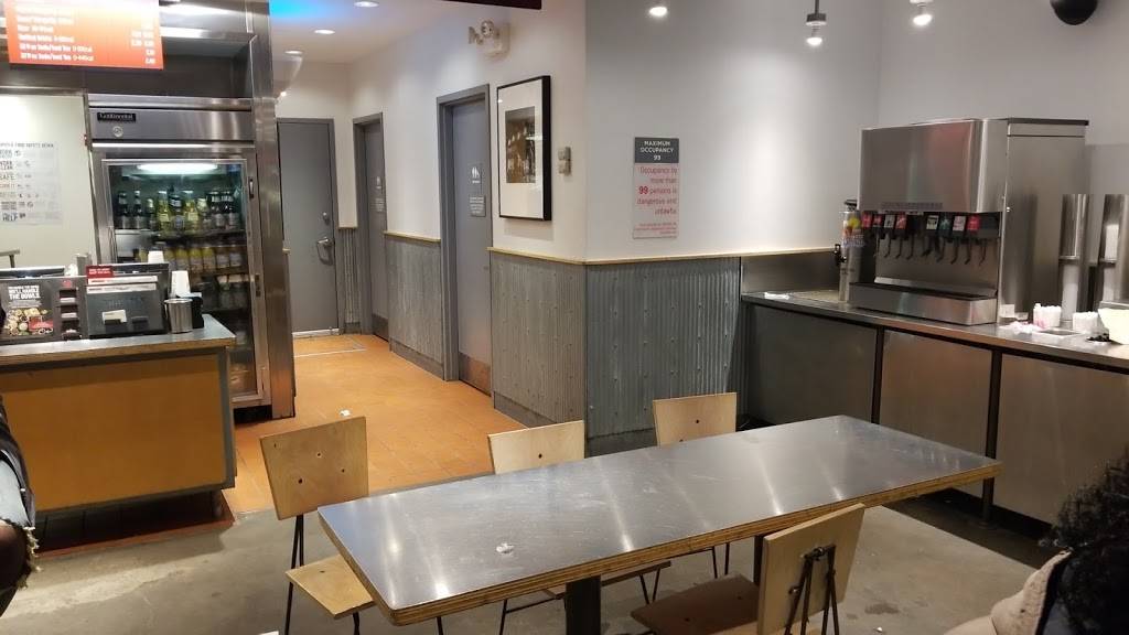 Chipotle Mexican Grill | restaurant | 2843 Broadway, New York, NY 10025, USA | 2122221712 OR +1 212-222-1712