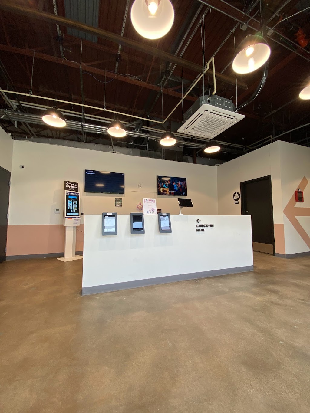 Lotsa BBQ N Bakery LLC | restaurant | 921 W Commerce St, Dallas, TX 75208, USA | 2144304622 OR +1 214-430-4622