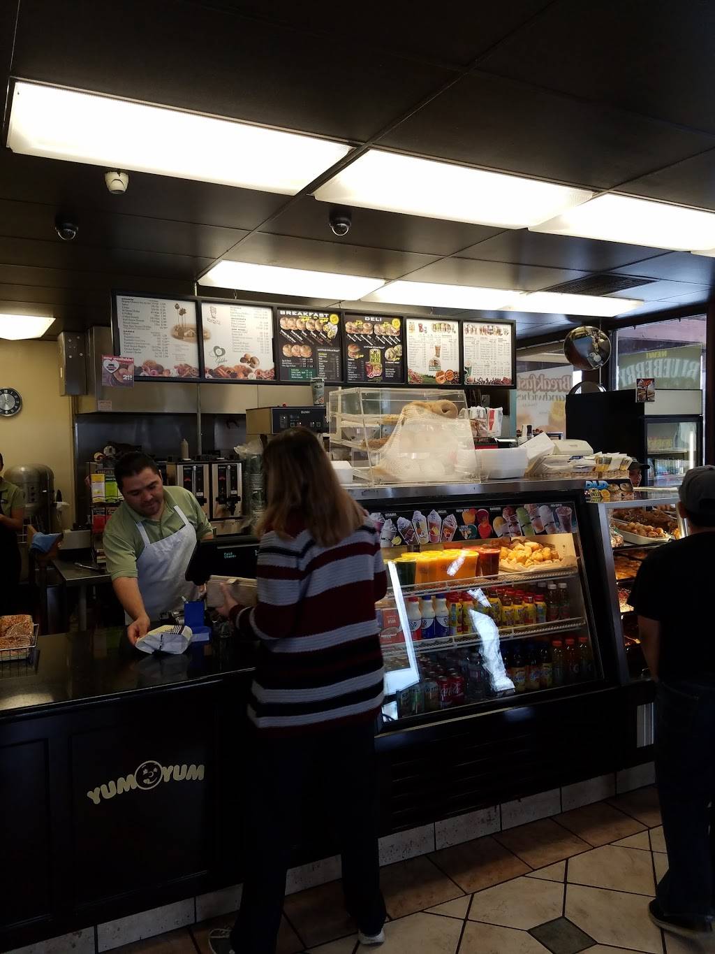 Yum Yum Donuts | cafe | 12819 Mountain Ave # C7, Chino, CA 91710, USA | 9096289037 OR +1 909-628-9037