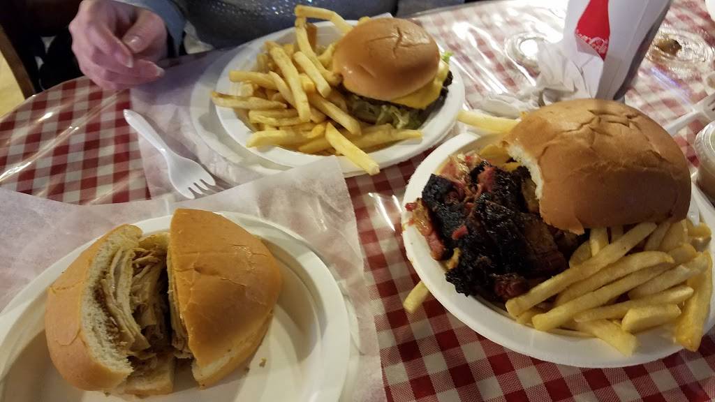 Russells Barbecue | restaurant | 1621 Thatcher Ave, Elmwood Park, IL 60707, USA | 7084537065 OR +1 708-453-7065