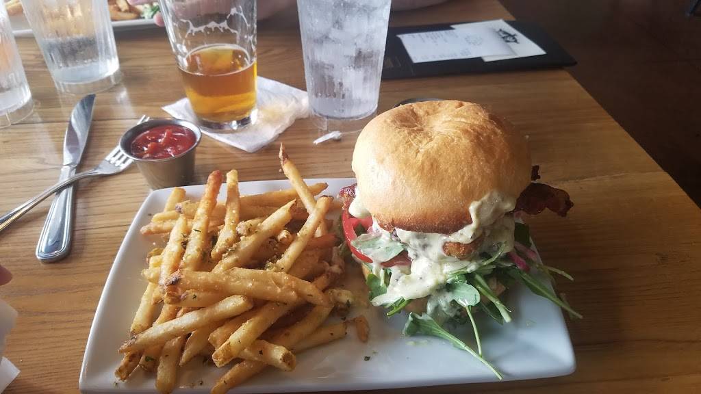 Nellos Ahwatukee | restaurant | 4710 Warner Rd #10, Phoenix, AZ 85044, USA | 4808938930 OR +1 480-893-8930