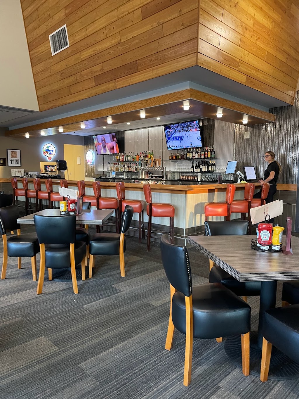 Burnt Onion Kitchen & Brews | restaurant | 6329 Wynne Creek Dr, Biwabik, MN 55708, USA | 2188658061 OR +1 218-865-8061