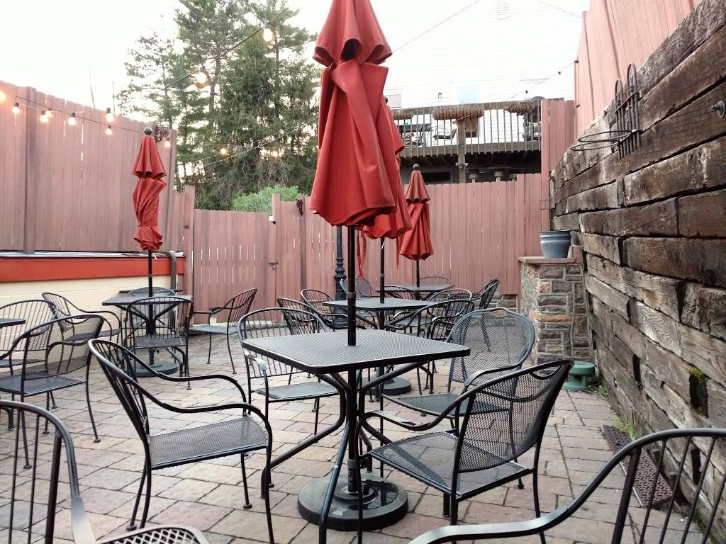 Giuseppes Italian Restaurant | restaurant | 11 Bowery St, Frostburg, MD 21532, USA | 3016892220 OR +1 301-689-2220