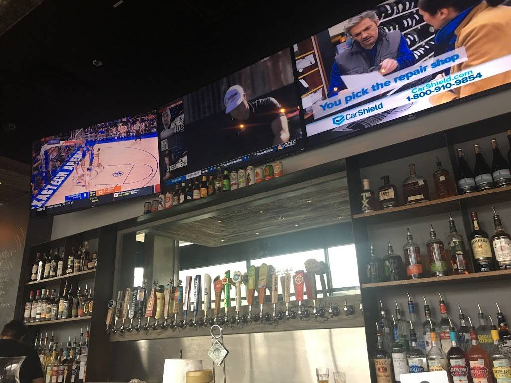 Oak Sports Bar & Grill | restaurant | 3715 S 1st St, Austin, TX 78704, USA | 5125801190 OR +1 512-580-1190