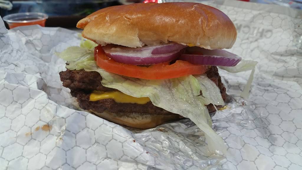 Wendys | restaurant | 1 Red Oaks Shopping Center, Ronceverte, WV 24970, USA | 3046452304 OR +1 304-645-2304