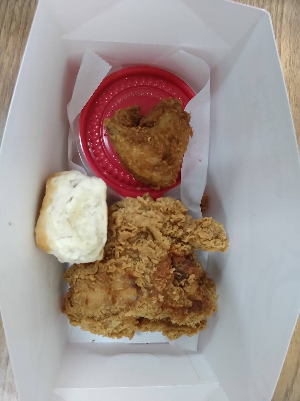 KFC | restaurant | 8820 E 21st St, Indianapolis, IN 46219, USA | 3178970589 OR +1 317-897-0589