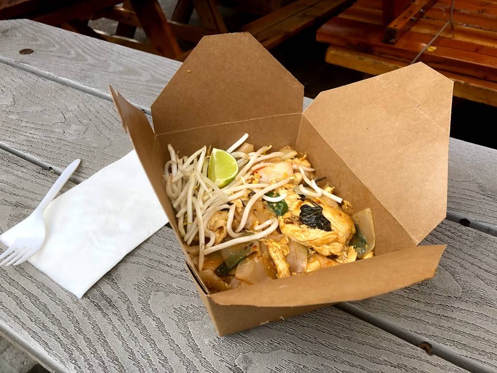 Pinto Thai Kitchen | restaurant | 3207 SE Hawthorne Blvd, Portland, OR 97214, USA | 5038306589 OR +1 503-830-6589