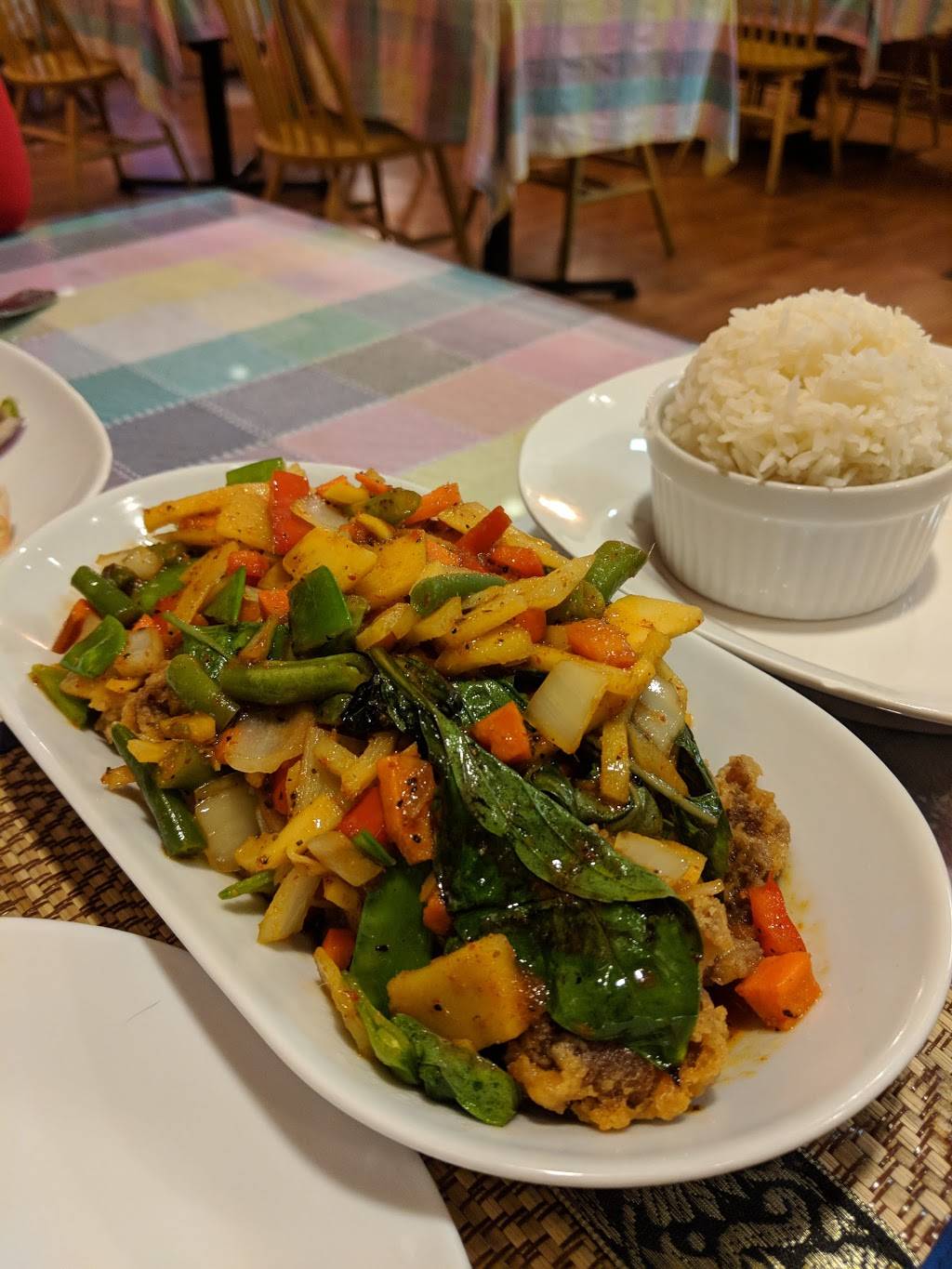 M Thai Kitchen | restaurant | 181 Mitchells Chance Rd, Edgewater, MD 21037, USA | 4109560952 OR +1 410-956-0952