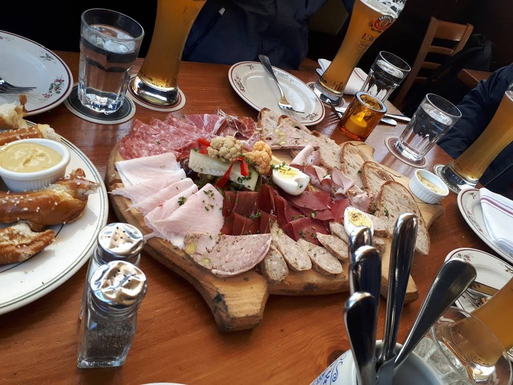 Leopolds | restaurant | 2400 Polk St, San Francisco, CA 94109, USA | 4154742000 OR +1 415-474-2000