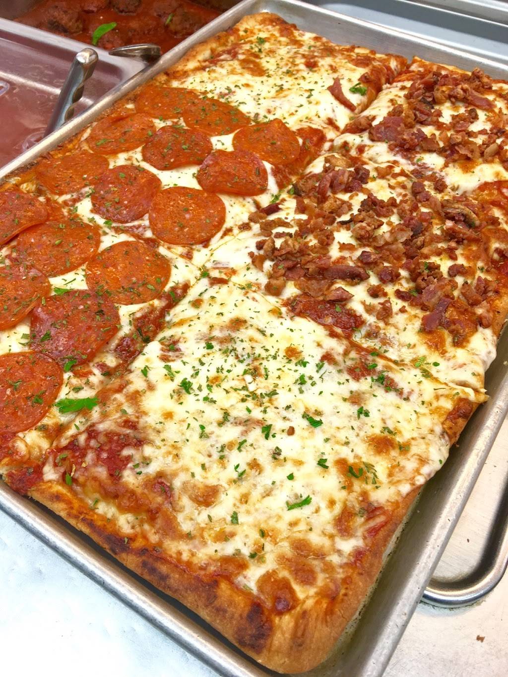 Schiano Pizza | restaurant | Plaza Del Sol, 3831 W Vine St, Kissimmee, FL 34741, USA | 4079335383 OR +1 407-933-5383