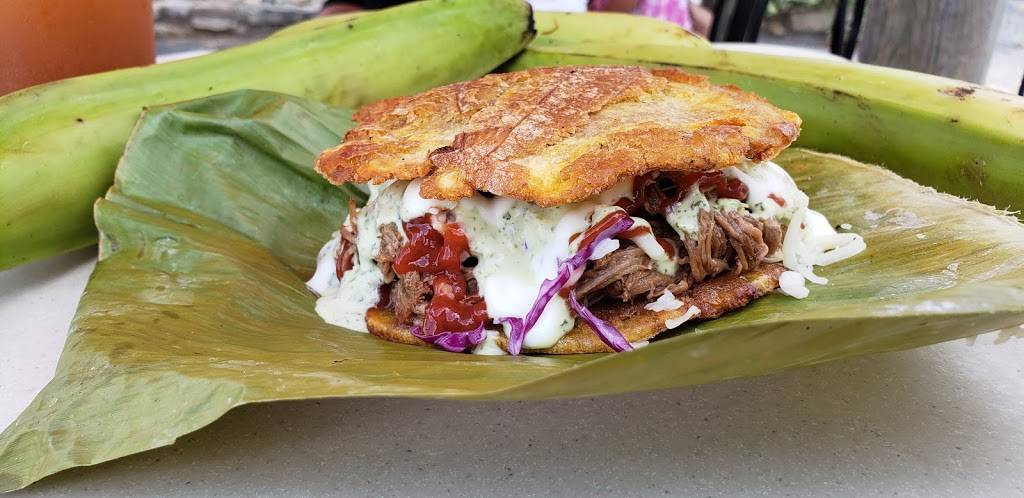 Guayoyos Food | restaurant | 18940 Redland Rd, San Antonio, TX 78259, USA | 2107448351 OR +1 210-744-8351