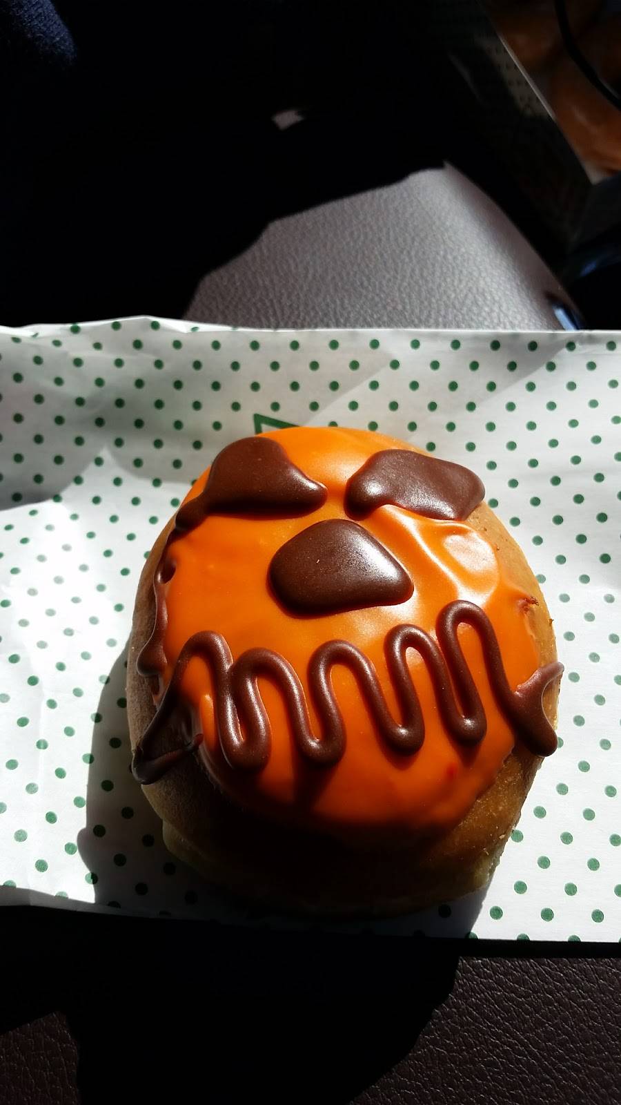 Krispy Kreme | bakery | 119 N Sharon Amity Rd, Charlotte, NC 28211, USA | 7043673096 OR +1 704-367-3096