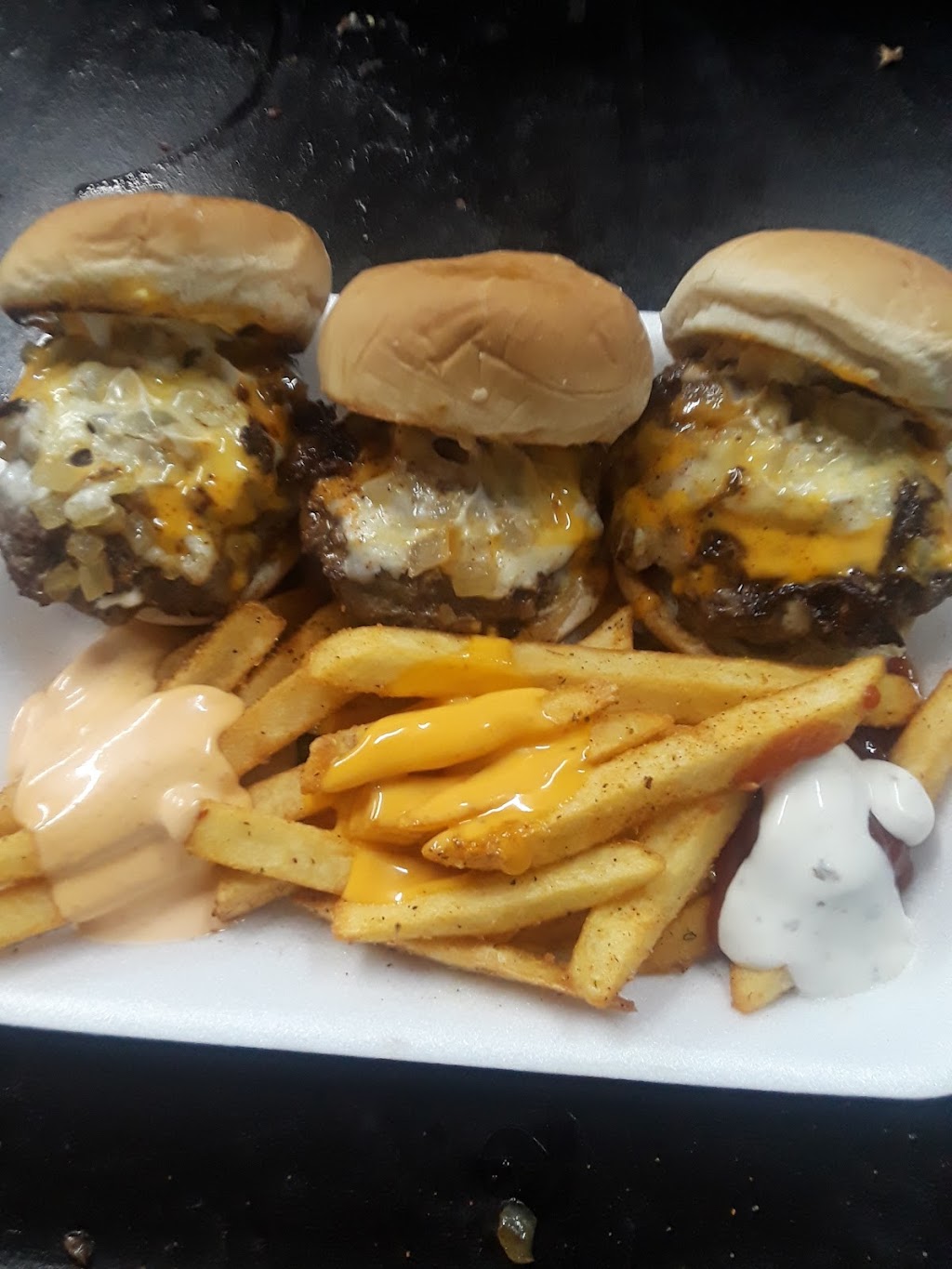 Big Bros Philly Steaks and Catering | restaurant | 2112 N Dragoon St Suite 19, Tucson, AZ 85745, USA | 5204135115 OR +1 520-413-5115