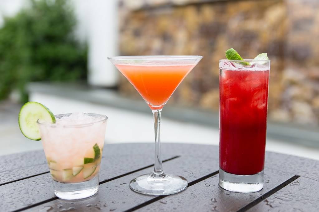 Blue Bell Inn | restaurant | 601 W Skippack Pike, Blue Bell, PA 19422, USA | 2156462010 OR +1 215-646-2010