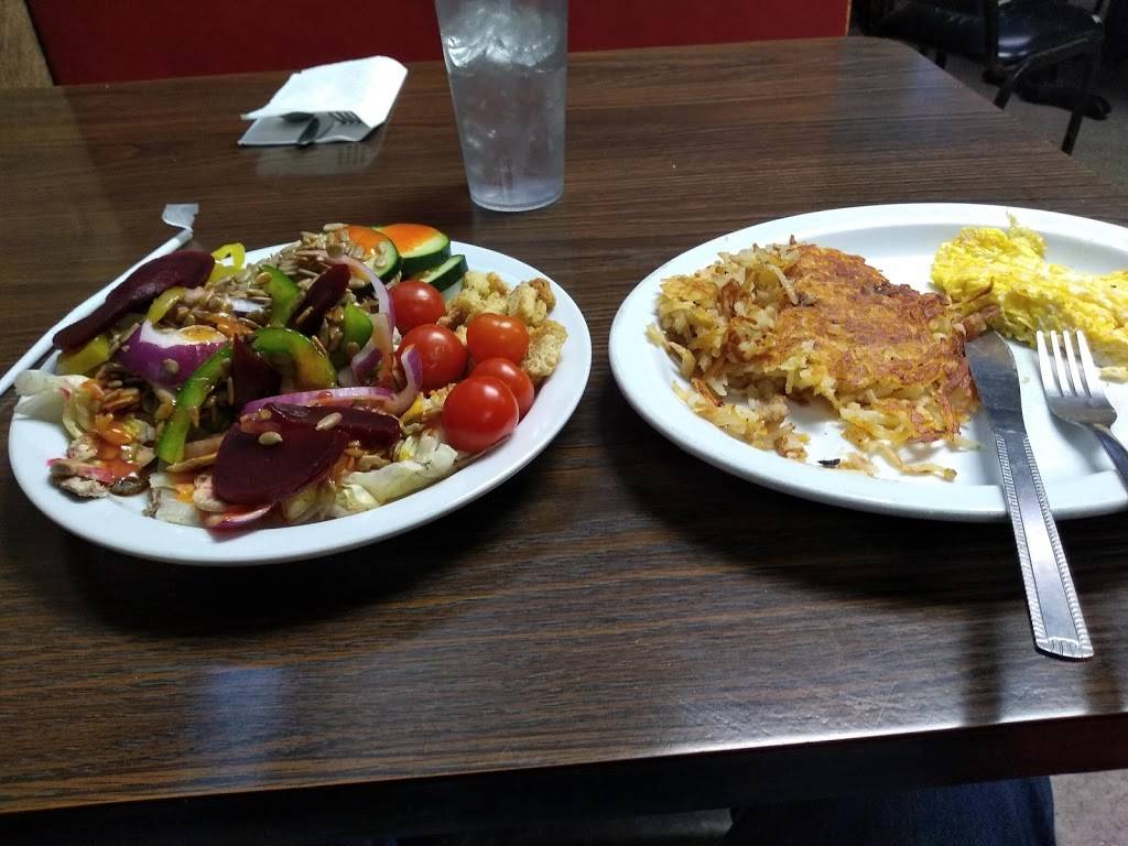 Sallys Family Restaurant & Whatta Pizza | restaurant | 103 N Charles St, White Cloud, MI 49349, USA | 2316892000 OR +1 231-689-2000