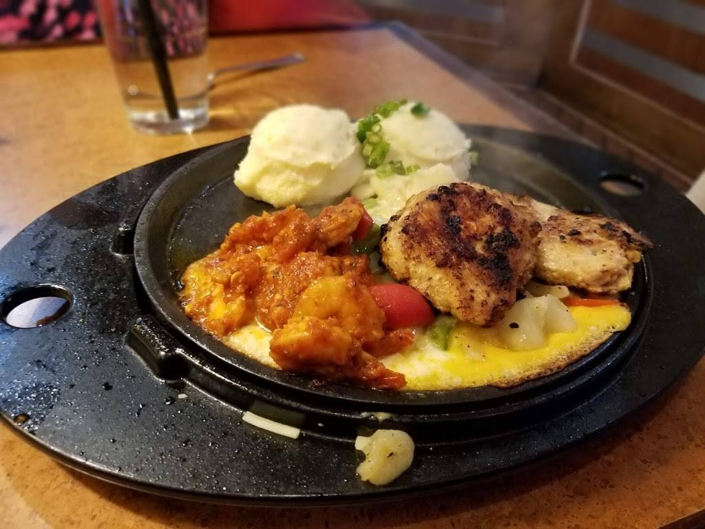 TGI Fridays | restaurant | 3700 Rivertown Pkwy, Grandville, MI 49418, USA | 6162578801 OR +1 616-257-8801