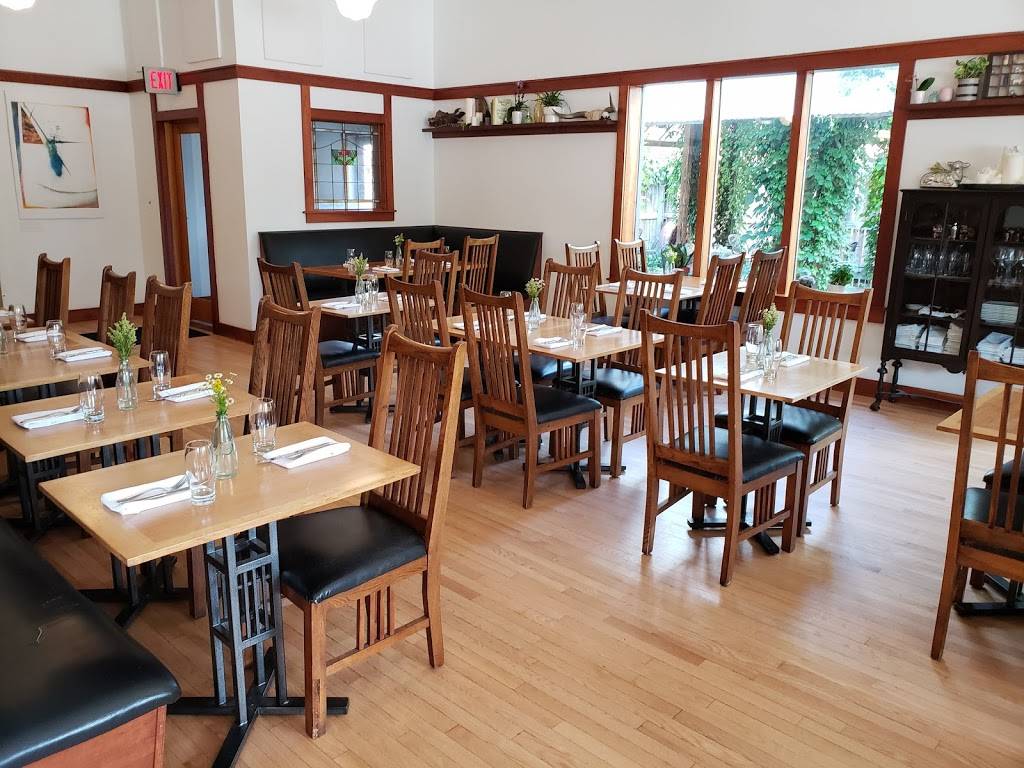 The Bungalow Club | restaurant | 4300 E Lake St, Minneapolis, MN 55406, USA | 6128663334 OR +1 612-866-3334