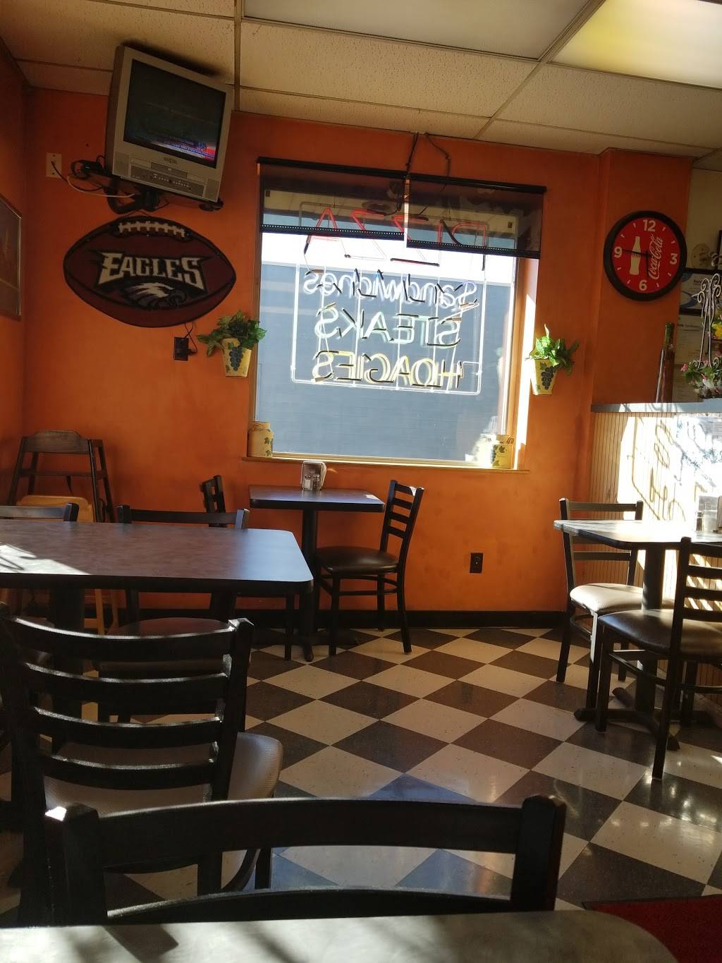 Abruzzi Pizza | restaurant | 4011 Edgmont Ave, Brookhaven, PA 19015, USA | 6108749220 OR +1 610-874-9220