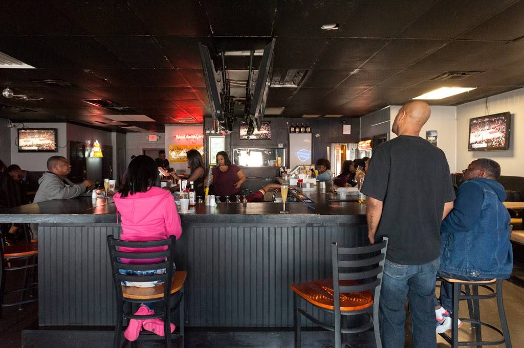 Buddies Bar & Grille | restaurant | 1165, 3740 Lafayette Rd, Indianapolis, IN 46222, USA | 3176613261 OR +1 317-661-3261