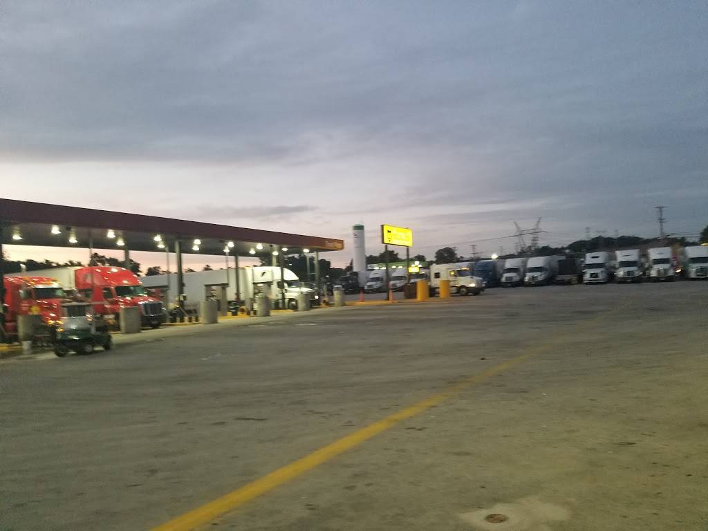 Flying J Travel Center | restaurant | 122 Fitz Henry Rd, Smithton, PA 15479, USA | 7248724050 OR +1 724-872-4050