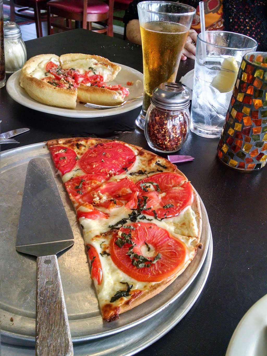 Dobros Restaurant | restaurant | 658 W New York Ave, DeLand, FL 32720, USA | 3862790003 OR +1 386-279-0003