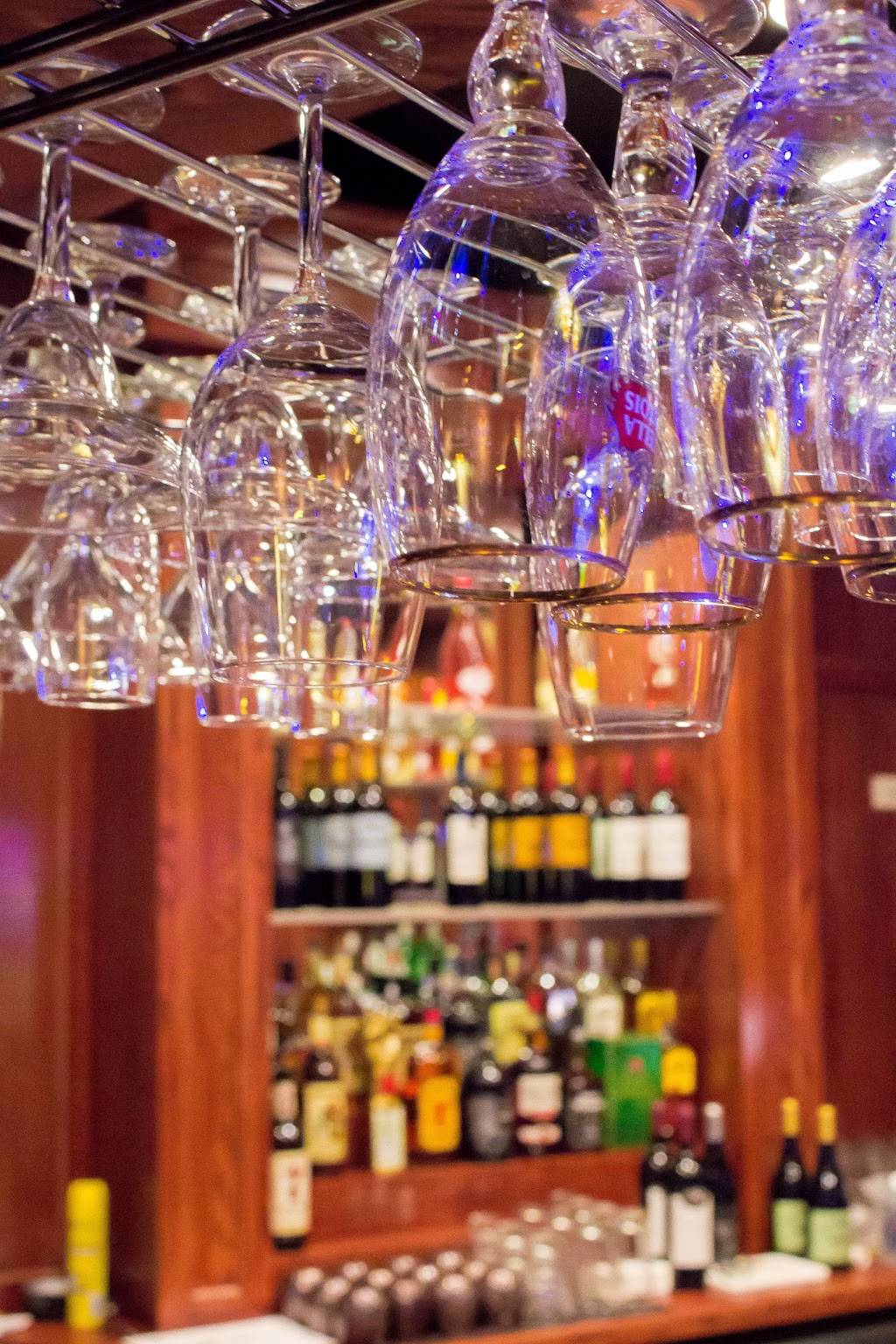 Lucky Bernies Fox Lake | restaurant | 1 Nippersink Blvd, Fox Lake, IL 60020, USA | 8476295600 OR +1 847-629-5600